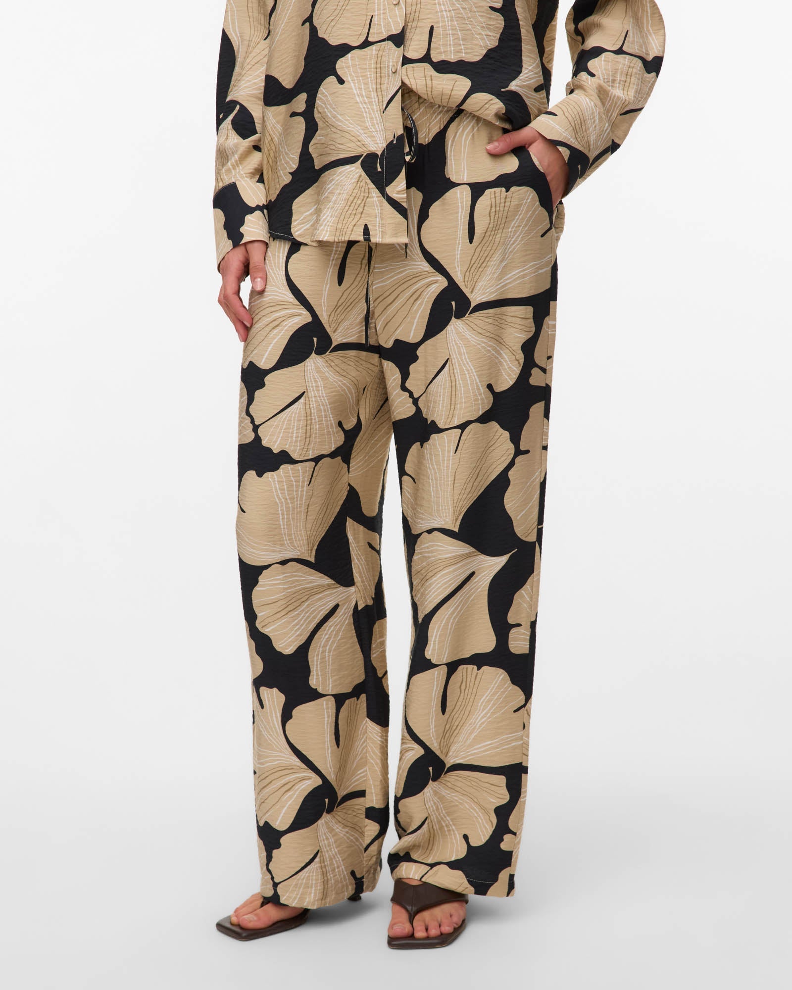 VMLUCY IBEN STRAIGHT PANTS